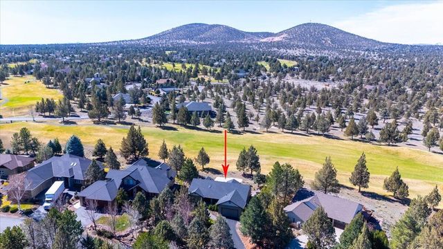 387 Goshawk Court, Redmond, OR 97756