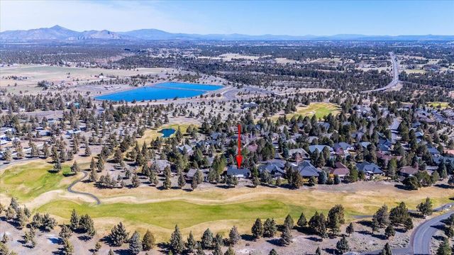 387 Goshawk Court, Redmond, OR 97756