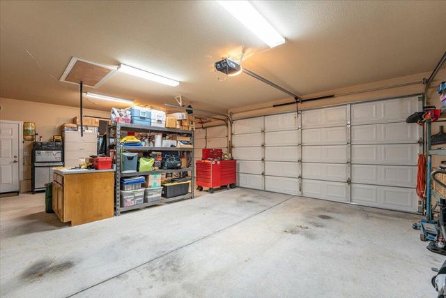 3318 Old Lantern Drive, Redding, CA 96003