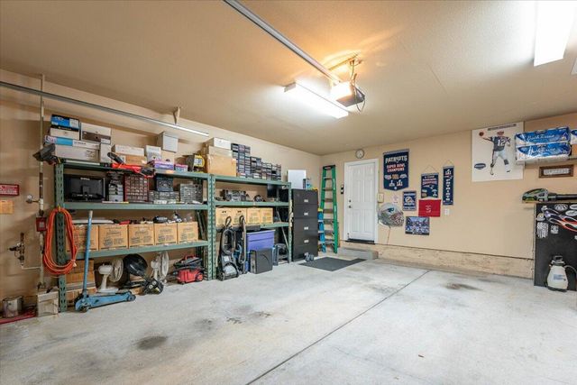 3318 Old Lantern Drive, Redding, CA 96003