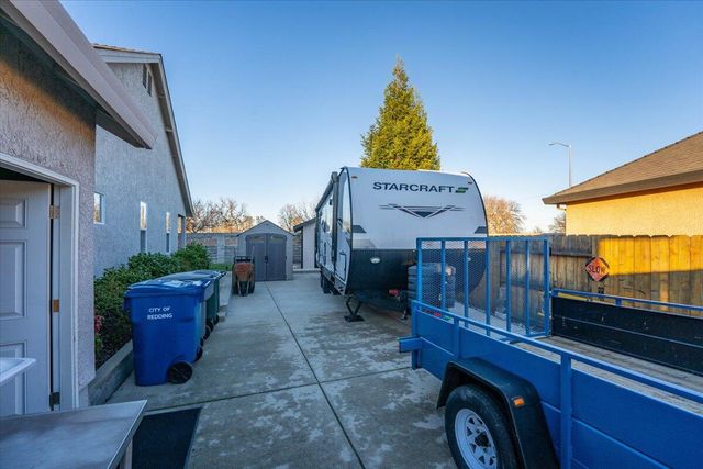 3318 Old Lantern Drive, Redding, CA 96003