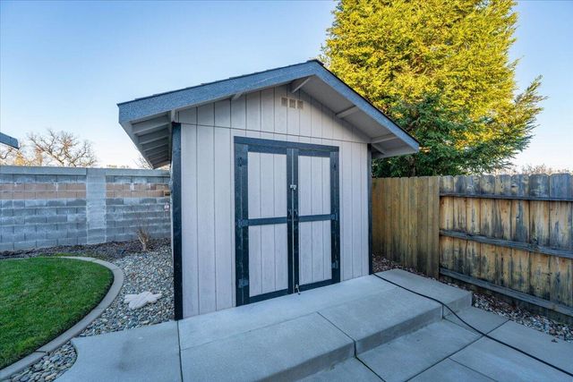 3318 Old Lantern Drive, Redding, CA 96003