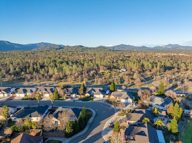 3318 Old Lantern Drive, Redding, CA 96003