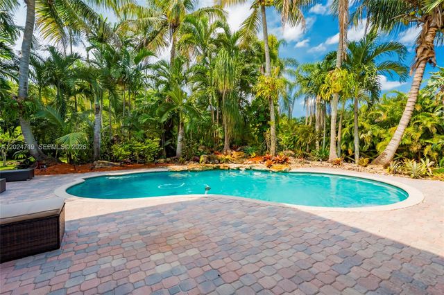 14501 SW 18th Ct, Davie, FL 33325
