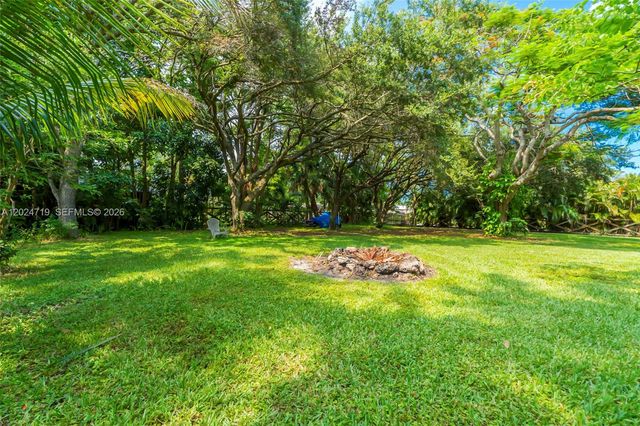 14501 SW 18th Ct, Davie, FL 33325