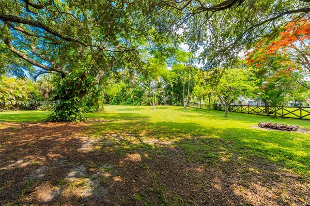 14501 SW 18th Ct, Davie, FL 33325