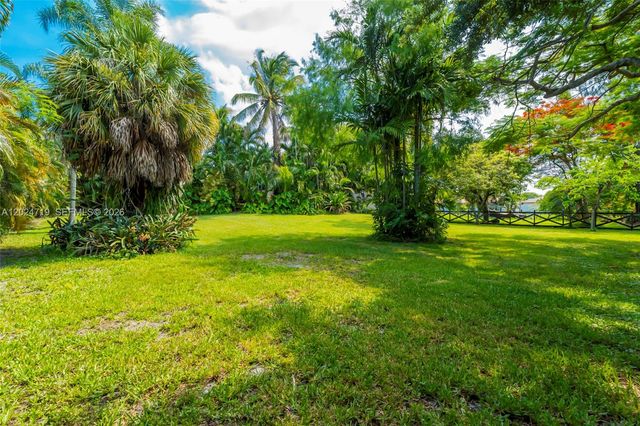 14501 SW 18th Ct, Davie, FL 33325