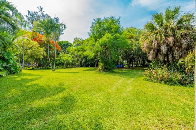 14501 SW 18th Ct, Davie, FL 33325
