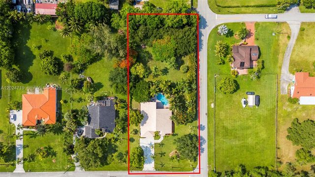 14501 SW 18th Ct, Davie, FL 33325