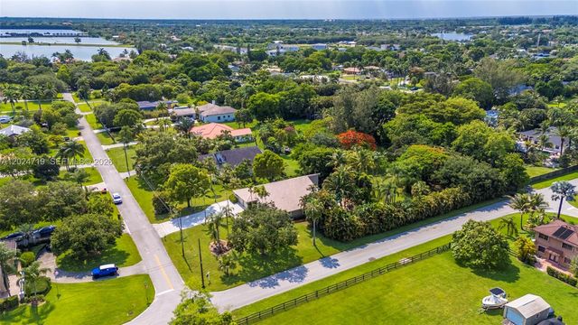 14501 SW 18th Ct, Davie, FL 33325