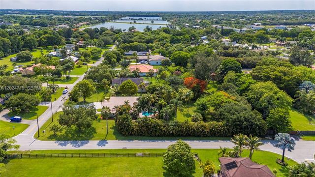 14501 SW 18th Ct, Davie, FL 33325