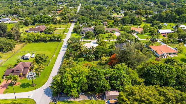 14501 SW 18th Ct, Davie, FL 33325
