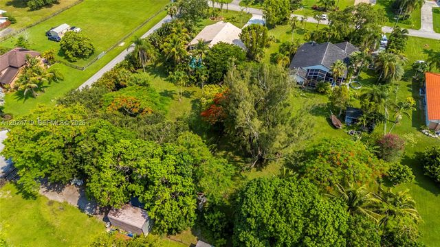 14501 SW 18th Ct, Davie, FL 33325