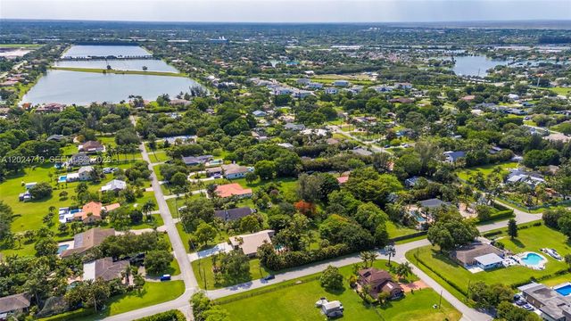 14501 SW 18th Ct, Davie, FL 33325