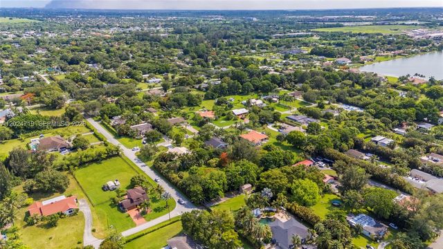 14501 SW 18th Ct, Davie, FL 33325
