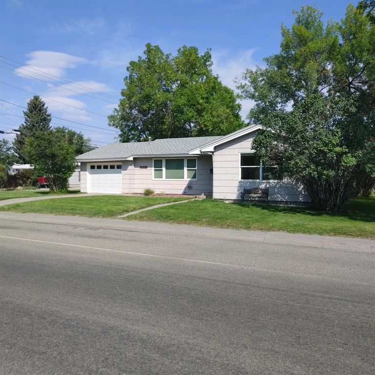 1925 Stampede Ave, Cody, WY 82414