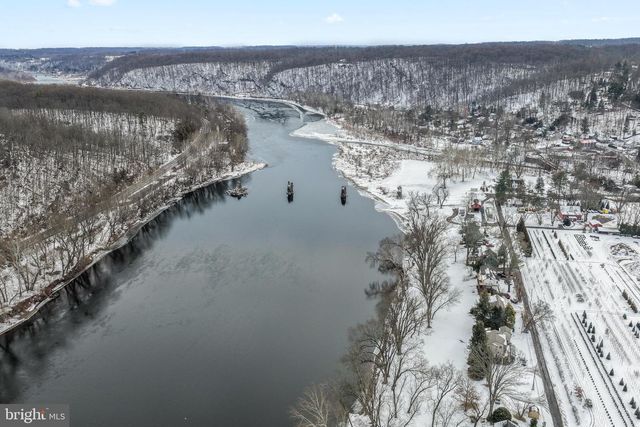 100 RIVER ROAD, Point Pleasant, PA 18947