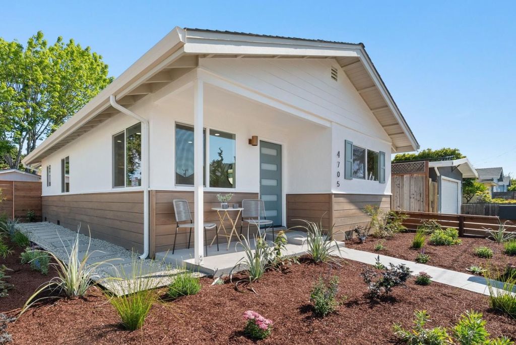 4705 Garnet Street, Capitola, CA 95010