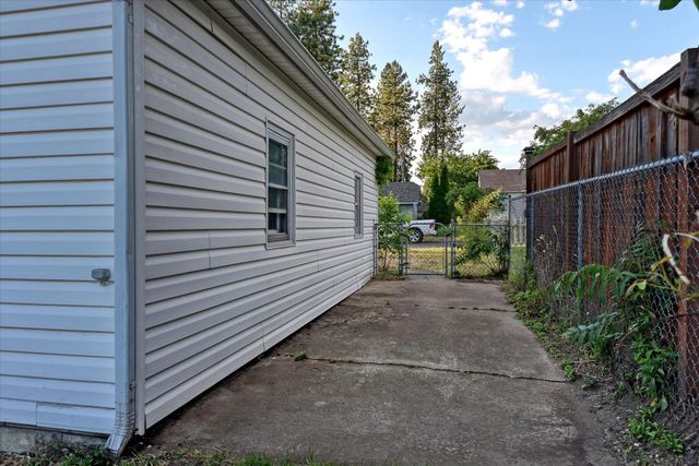 2607 W KIERNAN Ave, Spokane, WA 99205