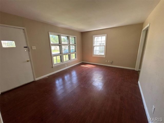 305 Mueller Avenue, St Louis, MO 63135
