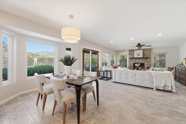 2239 E TAXIDEA Way, Phoenix, AZ 85048
