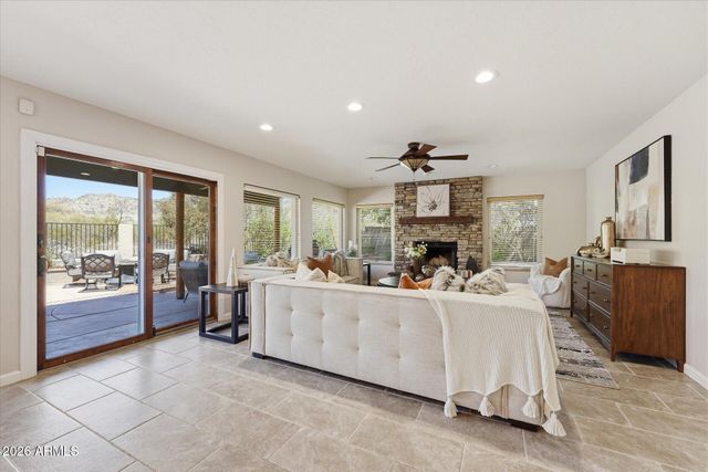 2239 E TAXIDEA Way, Phoenix, AZ 85048