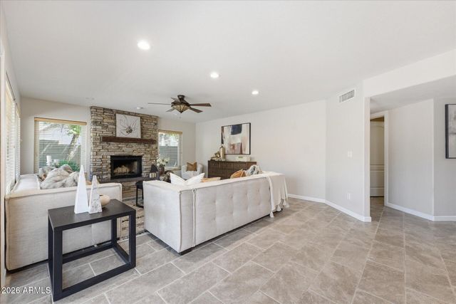 2239 E TAXIDEA Way, Phoenix, AZ 85048