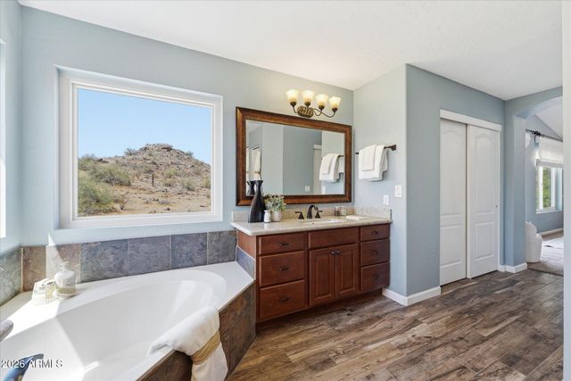 2239 E TAXIDEA Way, Phoenix, AZ 85048
