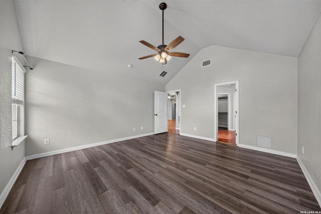 15815 White Cap Dr, Lytle, TX 78052