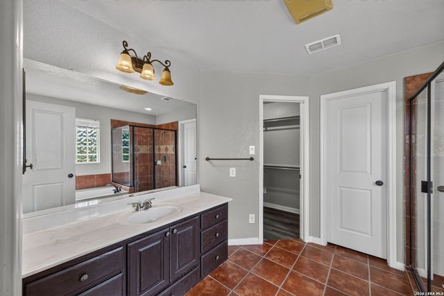 15815 White Cap Dr, Lytle, TX 78052
