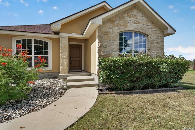 15815 White Cap Dr, Lytle, TX 78052