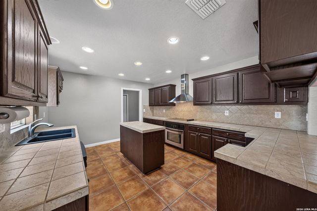 15815 White Cap Dr, Lytle, TX 78052