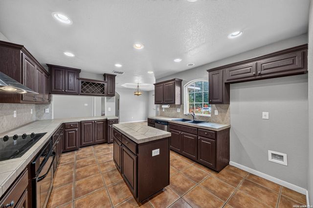 15815 White Cap Dr, Lytle, TX 78052