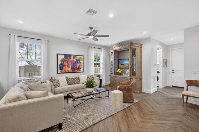 1218 N Palmway, Lake Worth Beach, FL 33460