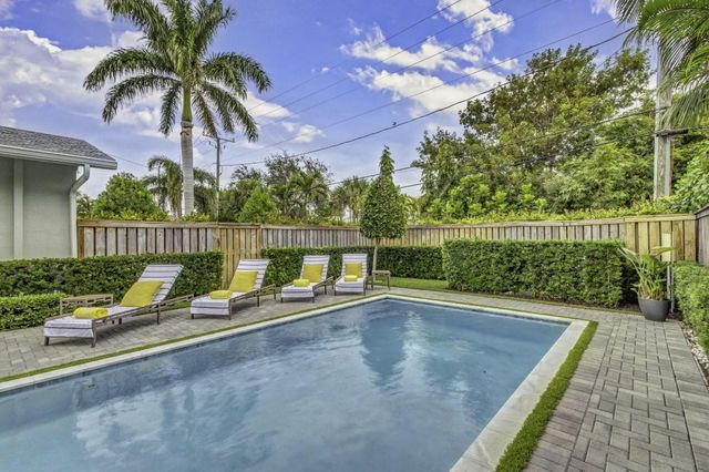 1218 N Palmway, Lake Worth Beach, FL 33460