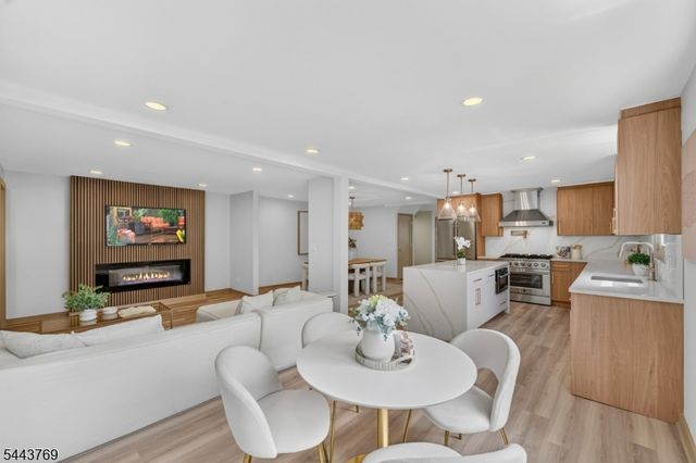 15 Elberta Rd, Maplewood Twp., NJ 07040