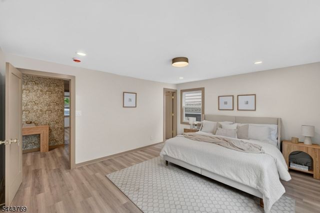 15 Elberta Rd, Maplewood Twp., NJ 07040