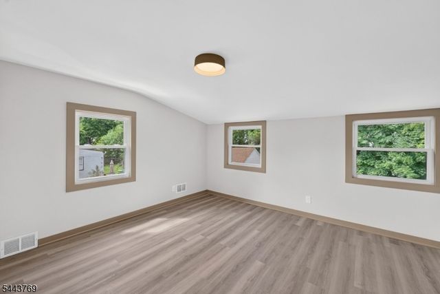 15 Elberta Rd, Maplewood Twp., NJ 07040