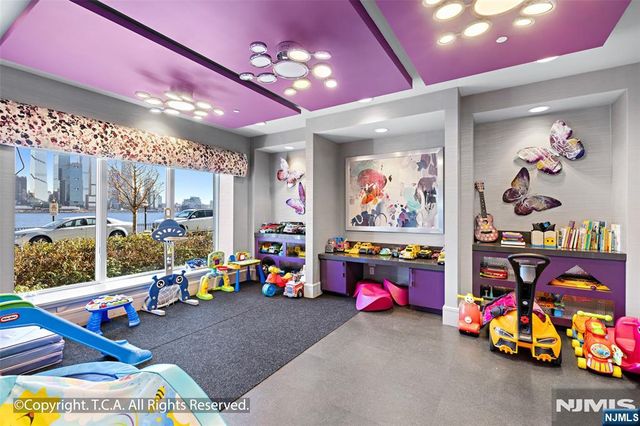 150 Henley Place 213, Weehawken, NJ 07086