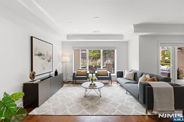 150 Henley Place 213, Weehawken, NJ 07086