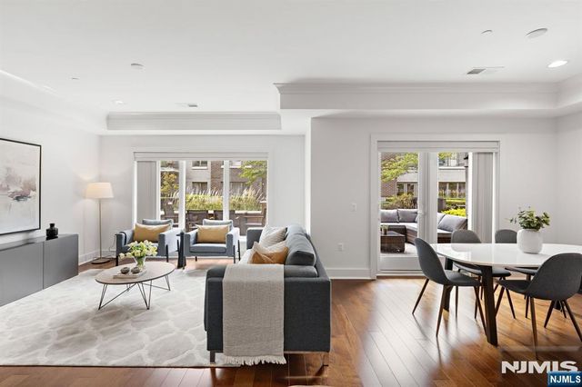 150 Henley Place 213, Weehawken, NJ 07086