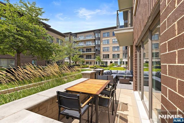 150 Henley Place 213, Weehawken, NJ 07086