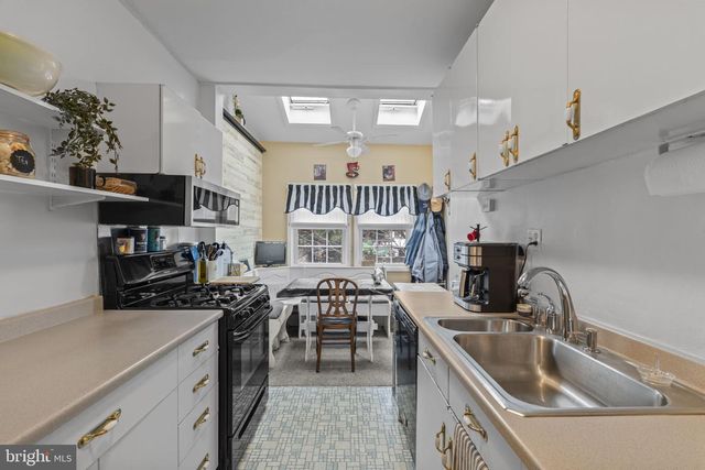 330 BURMONT RD, Drexel Hill, PA 19026