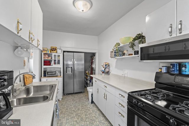 330 BURMONT RD, Drexel Hill, PA 19026