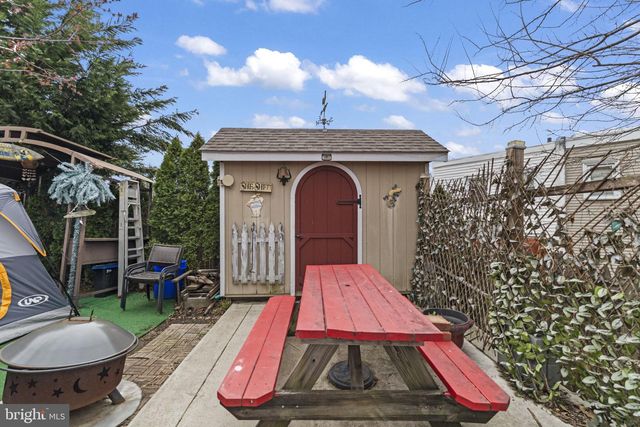 330 BURMONT RD, Drexel Hill, PA 19026