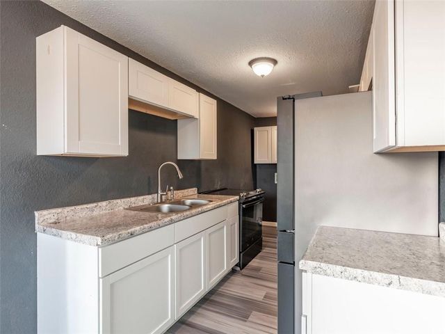 900 S DALLAS Street, Maysville, MO 64469