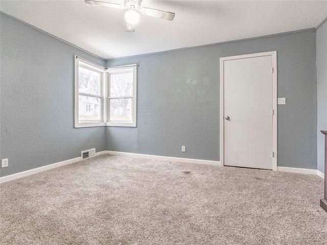 900 S DALLAS Street, Maysville, MO 64469