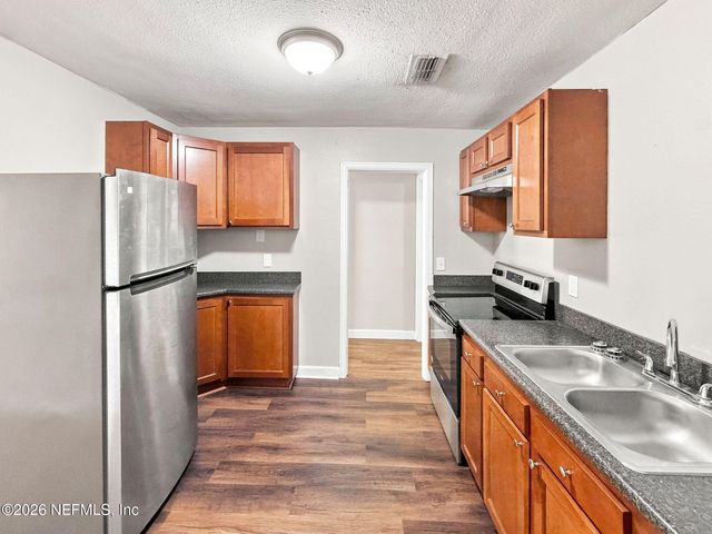 1660 UNIVERSITY Street, Jacksonville, FL 32209