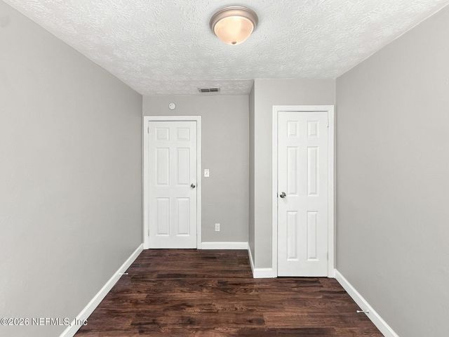 1660 UNIVERSITY Street, Jacksonville, FL 32209