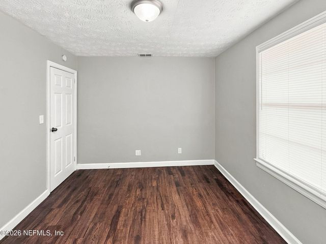 1660 UNIVERSITY Street, Jacksonville, FL 32209